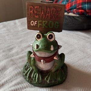 Green Frog Warning Sign for Reptile Enclosures